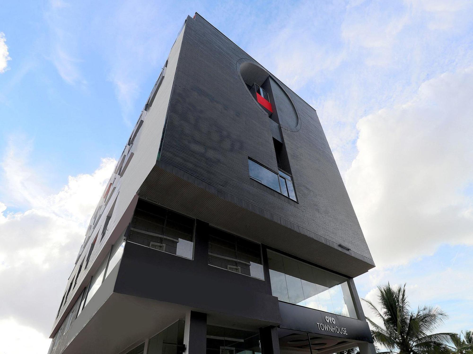 Super Townhouse Reva College University Yelahanka Εξωτερικό φωτογραφία