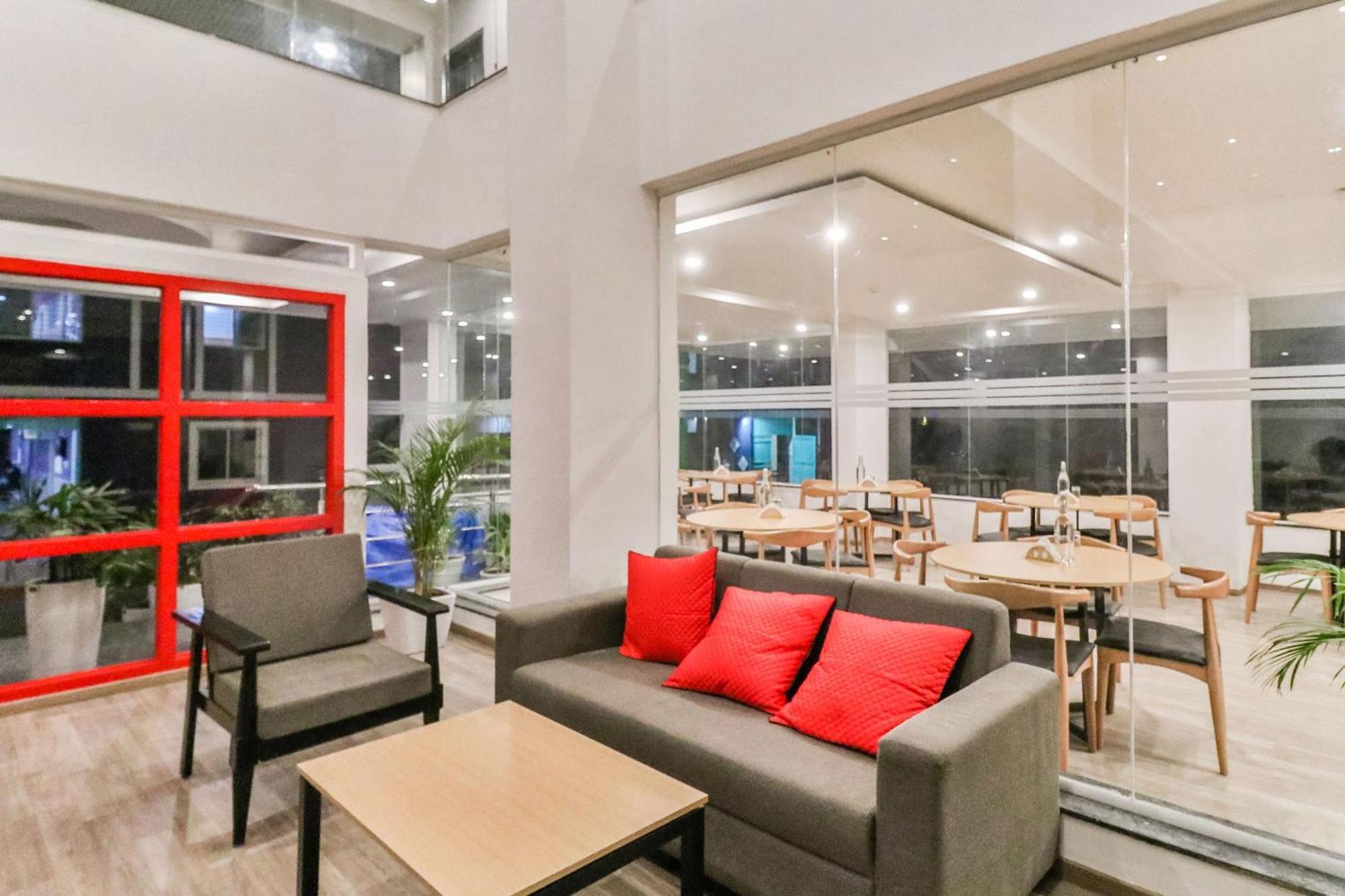 Super Townhouse Reva College University Yelahanka Εξωτερικό φωτογραφία